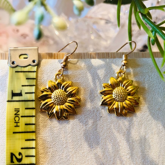 Earrings Sunflower Drop Dangle Fashion Jewelry Flower Gold New - Picture 3 of 4